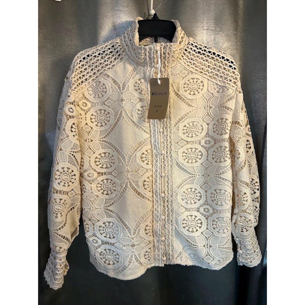UTCOCO 2 piece beige lace NWT